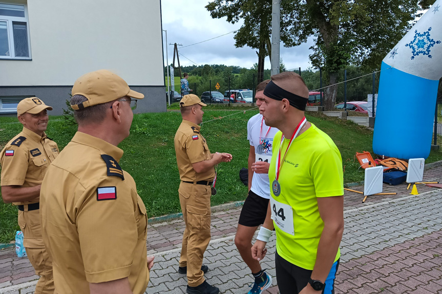 Mistrzostwa strażaków w biegu górskim w Ożennej