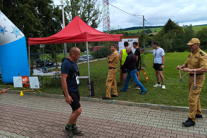 Mistrzostwa strażaków w biegu górskim w Ożennej