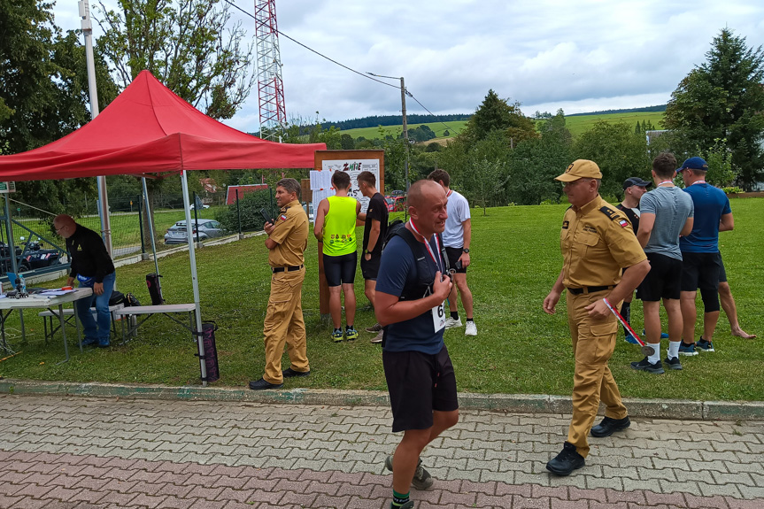 Mistrzostwa strażaków w biegu górskim w Ożennej