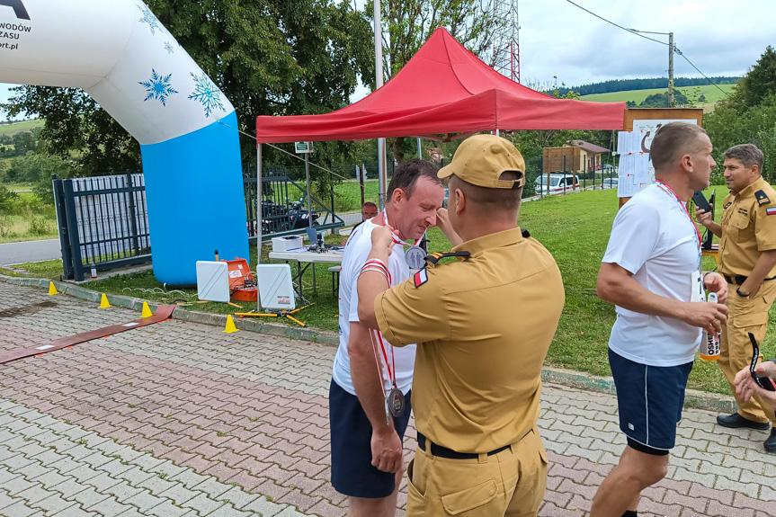 Mistrzostwa strażaków w biegu górskim w Ożennej
