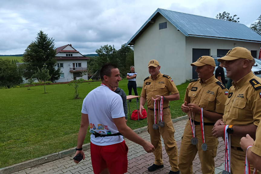 Mistrzostwa strażaków w biegu górskim w Ożennej