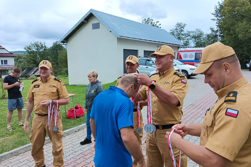 Mistrzostwa strażaków w biegu górskim w Ożennej