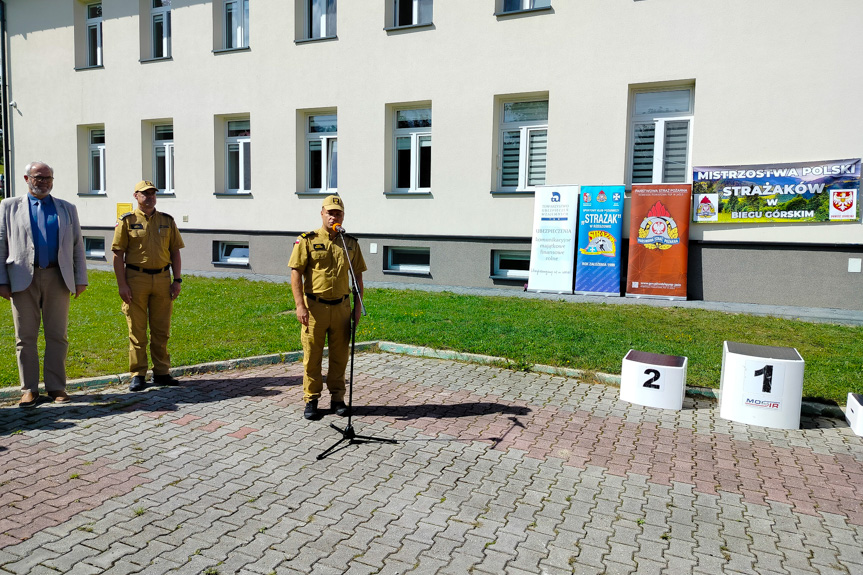 Mistrzostwa strażaków w biegu górskim w Ożennej