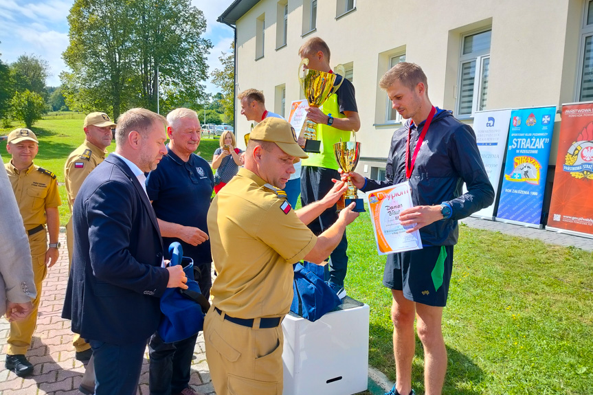 Mistrzostwa strażaków w biegu górskim w Ożennej
