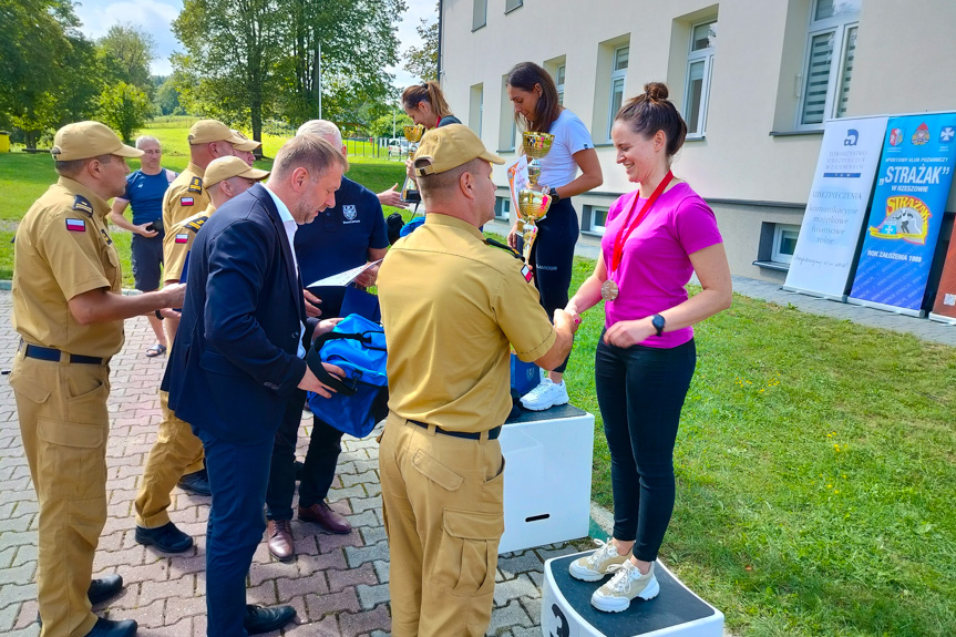 Mistrzostwa strażaków w biegu górskim w Ożennej