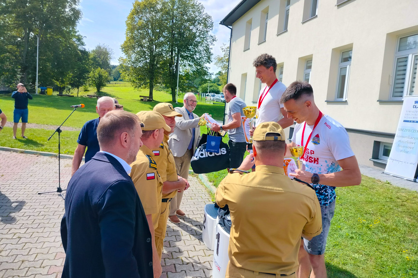 Mistrzostwa strażaków w biegu górskim w Ożennej