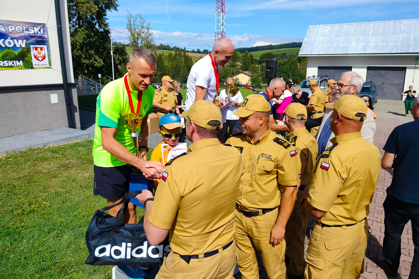 Mistrzostwa strażaków w biegu górskim w Ożennej