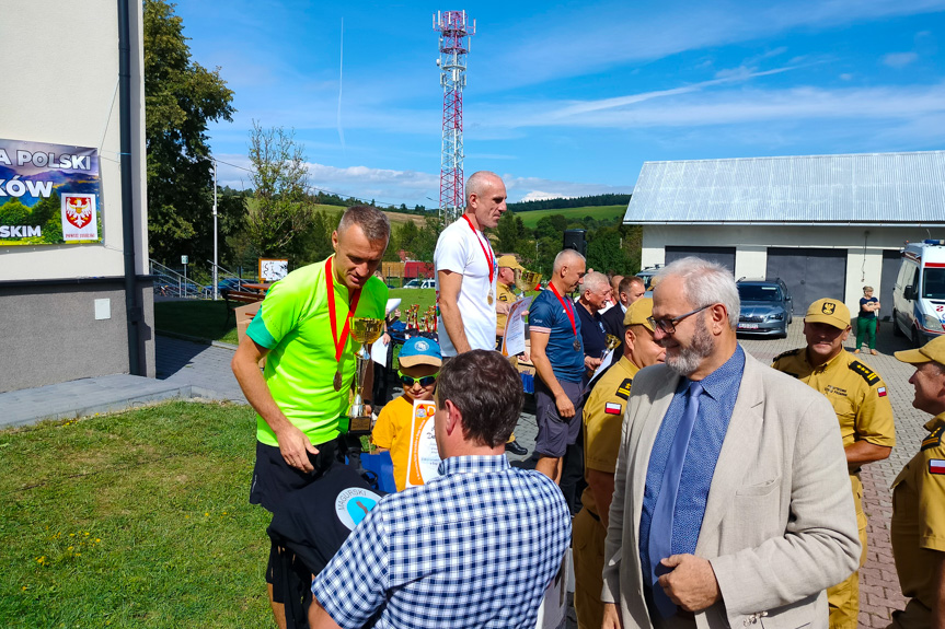 Mistrzostwa strażaków w biegu górskim w Ożennej