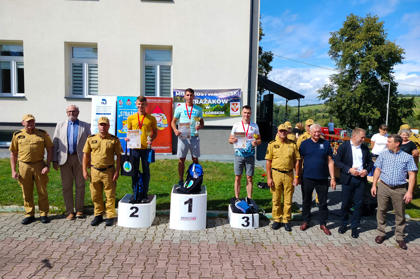 Mistrzostwa strażaków w biegu górskim w Ożennej