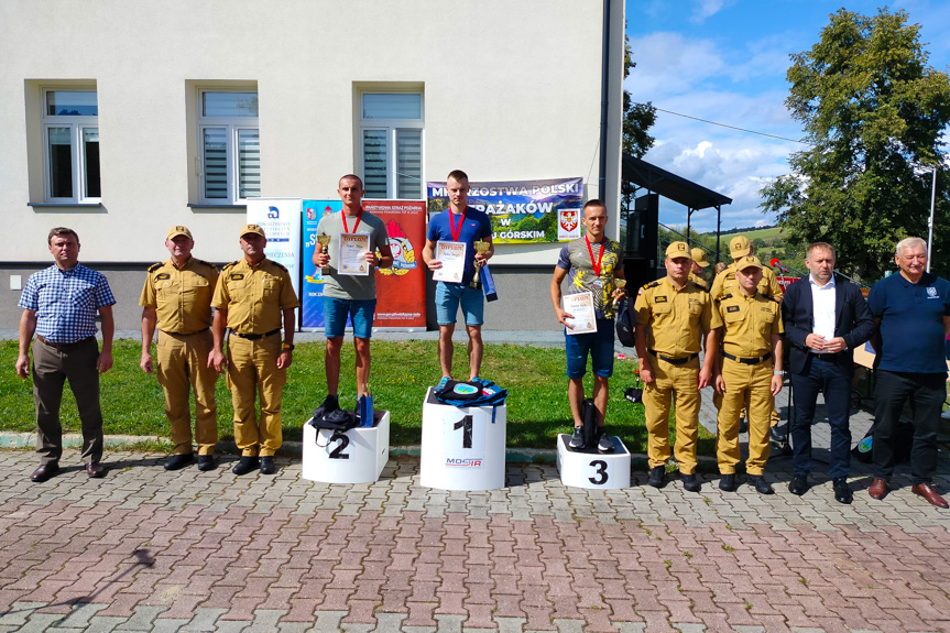Mistrzostwa strażaków w biegu górskim w Ożennej