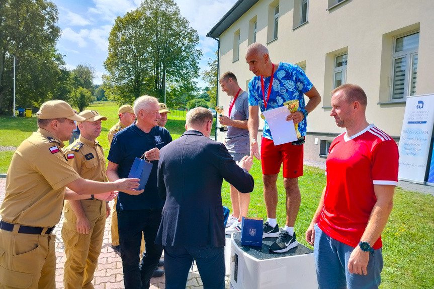 Mistrzostwa strażaków w biegu górskim w Ożennej