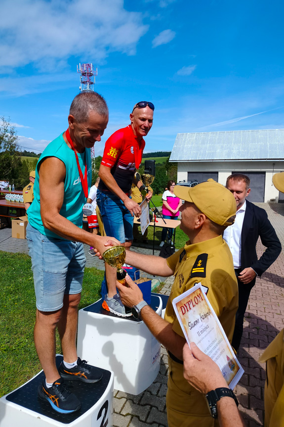 Mistrzostwa strażaków w biegu górskim w Ożennej