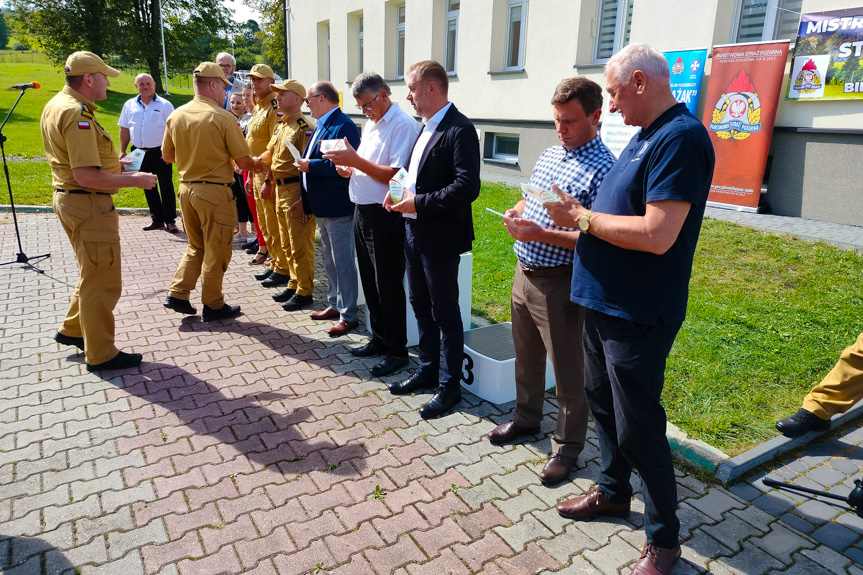 Mistrzostwa strażaków w biegu górskim w Ożennej