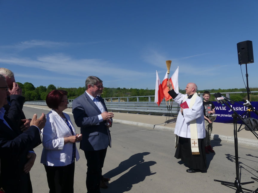 Most na rzece Ropie w Przysiekach otwarty