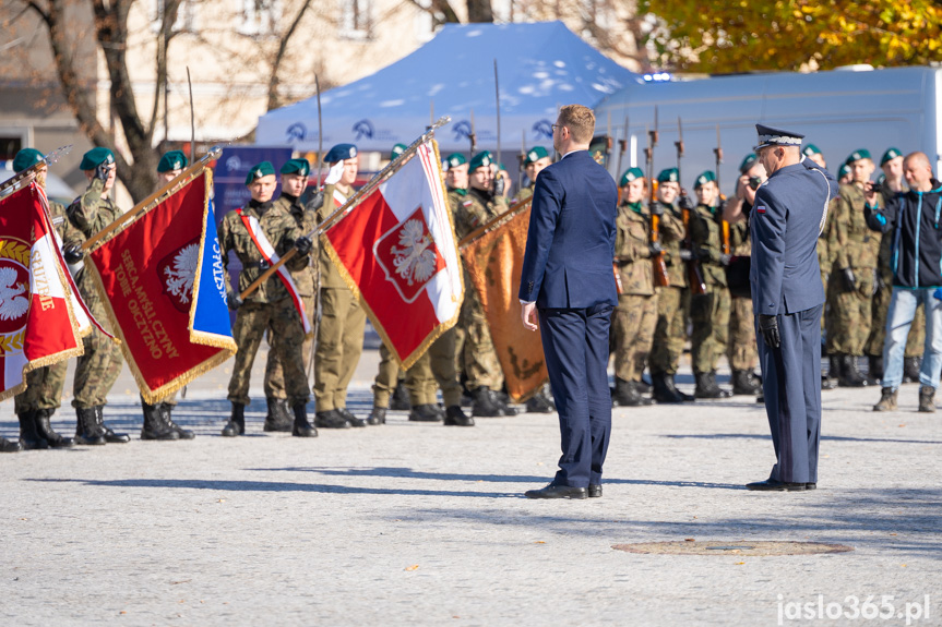 Nadanie sztandaru Zakładowi Karnemu w Jaśle