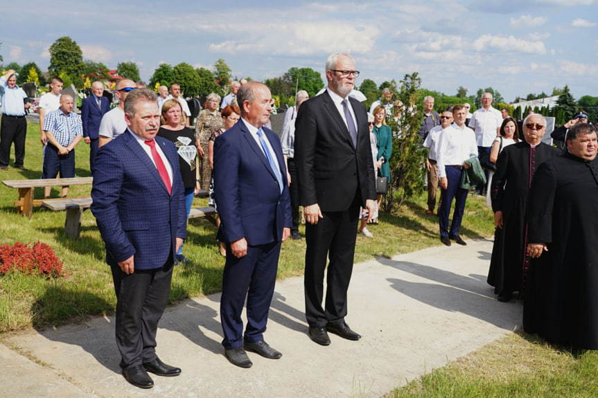 Osłonięcie pomnika mjr Henryka Dobrzańskiego "Hubala"