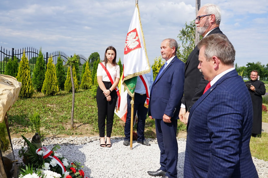 Osłonięcie pomnika mjr Henryka Dobrzańskiego "Hubala"