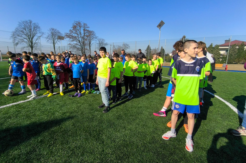 Otwarcie boiska sportowego w Szebniach