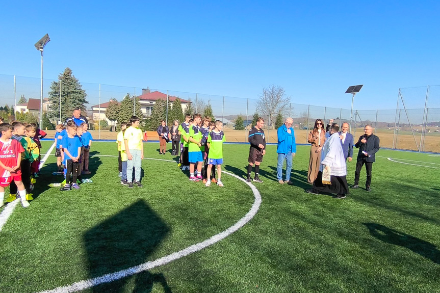 Otwarcie boiska sportowego w Szebniach