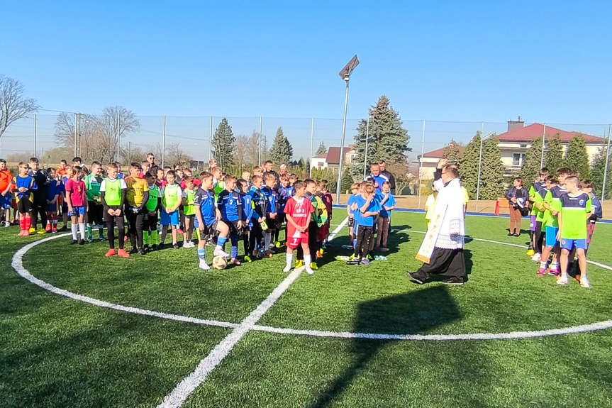 Otwarcie boiska sportowego w Szebniach