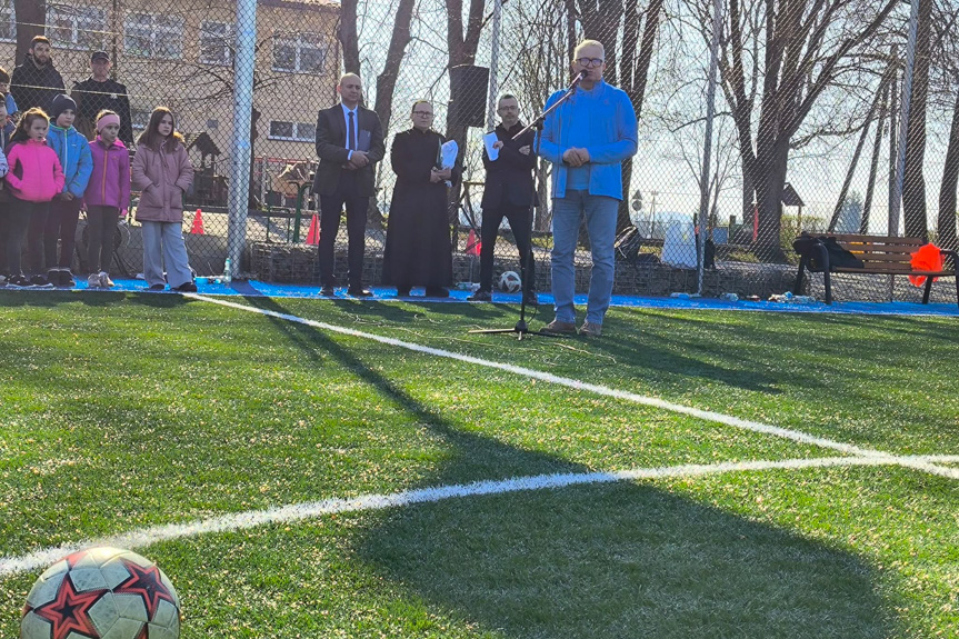 Otwarcie boiska sportowego w Szebniach