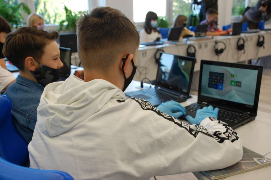 Otwarcie nowoczesnej pracowni języków obcych w Zespole Szkół Miejskich nr 3 w Jaśle