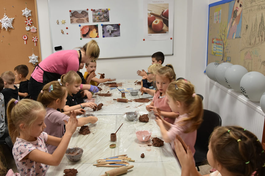 Październikowe zajęcia plastyczne w muzeum