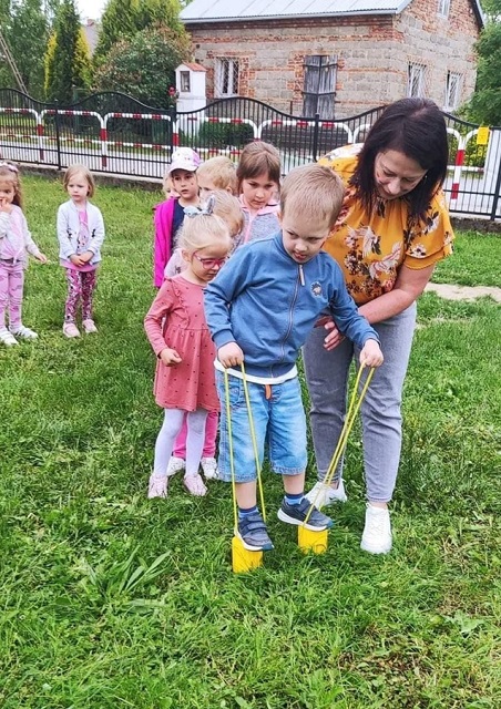 Piknik dla dzieci w bibliotece w Szebniach