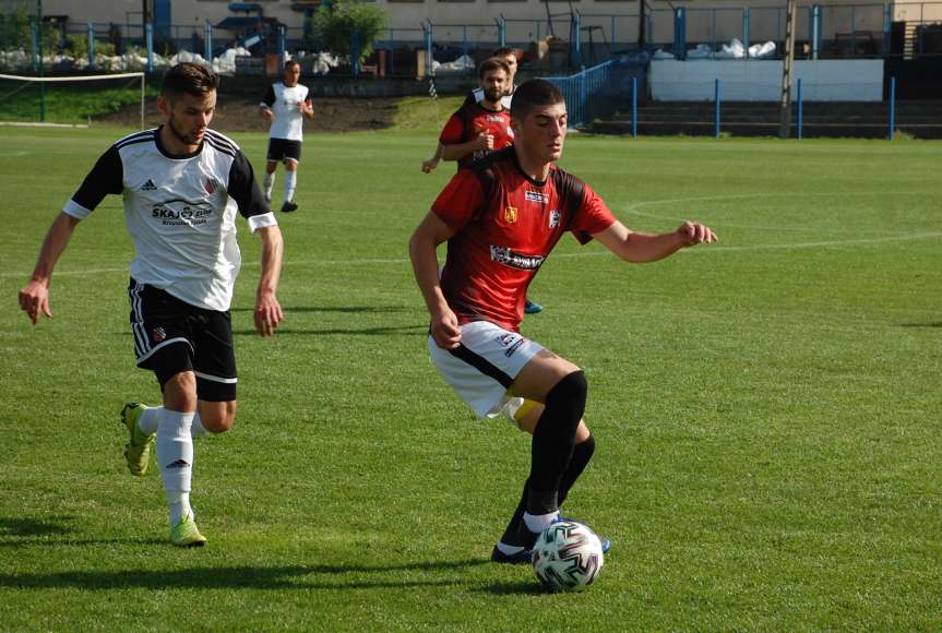 Piłka nożna. IV liga podkarpacka. Mecz Czarni 1910 Jasło - Piast Tuczempy 1-1