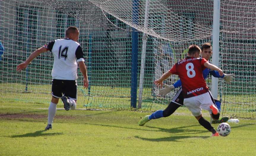 Piłka nożna. IV liga podkarpacka. Mecz Czarni 1910 Jasło - Piast Tuczempy 1-1