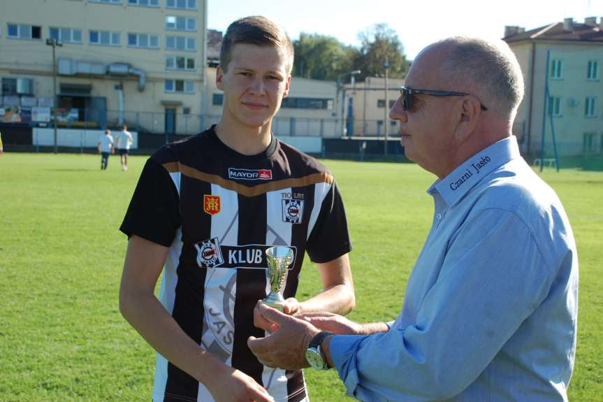 Piłka nożna. IV liga podkarpacka. Mecz Czarni 1910 Jasło - Wisłok Wiśniowa 1-3