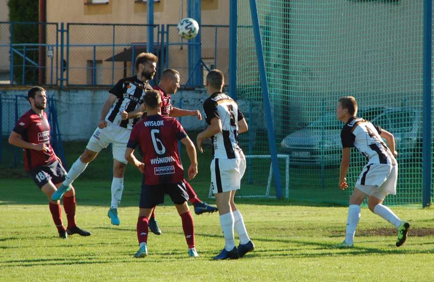 Piłka nożna. IV liga podkarpacka. Mecz Czarni 1910 Jasło - Wisłok Wiśniowa 1-3