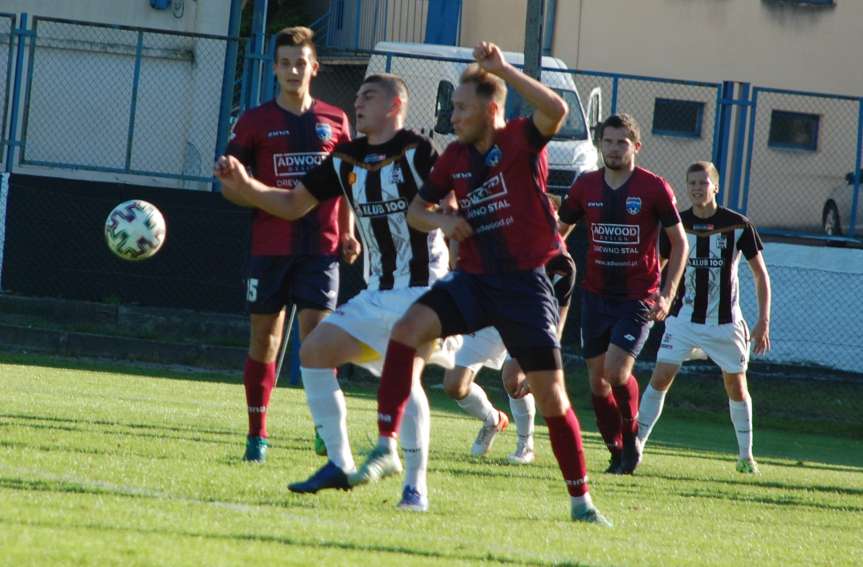 Piłka nożna. IV liga podkarpacka. Mecz Czarni 1910 Jasło - Wisłok Wiśniowa 1-3
