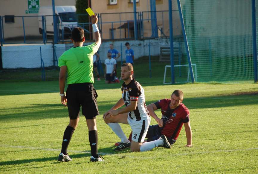 Piłka nożna. IV liga podkarpacka. Mecz Czarni 1910 Jasło - Wisłok Wiśniowa 1-3