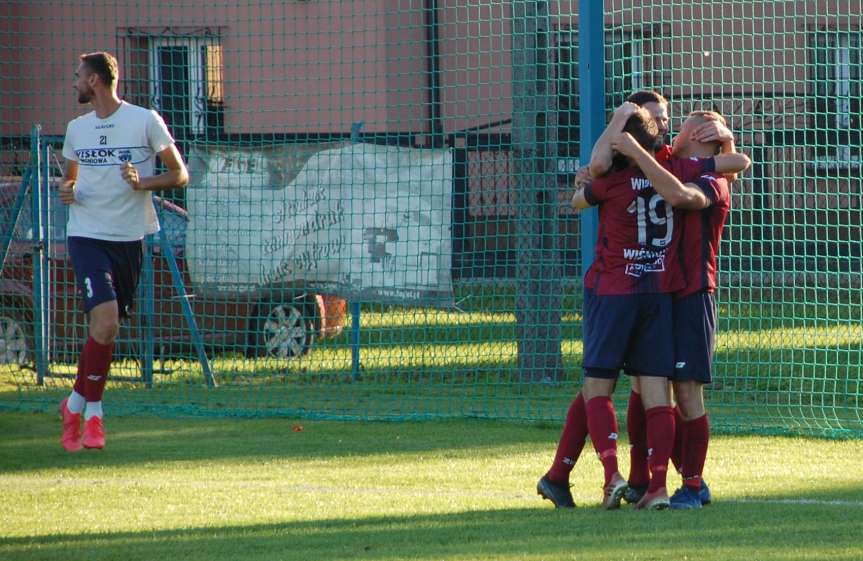 Piłka nożna. IV liga podkarpacka. Mecz Czarni 1910 Jasło - Wisłok Wiśniowa 1-3