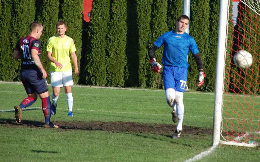 Piłka nożna. V liga krośnieńska. LKS Skołyszyn - Ostoja Kołaczyce 2-2