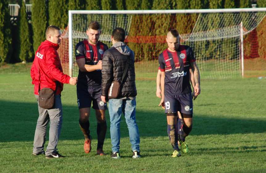Piłka nożna. V liga krośnieńska. LKS Skołyszyn - Ostoja Kołaczyce 2-2