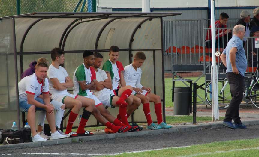 Piłka nożna. V liga krośnieńska. Mecz LKS Skołyszyn - Cosmos Nowotaniec 0-7