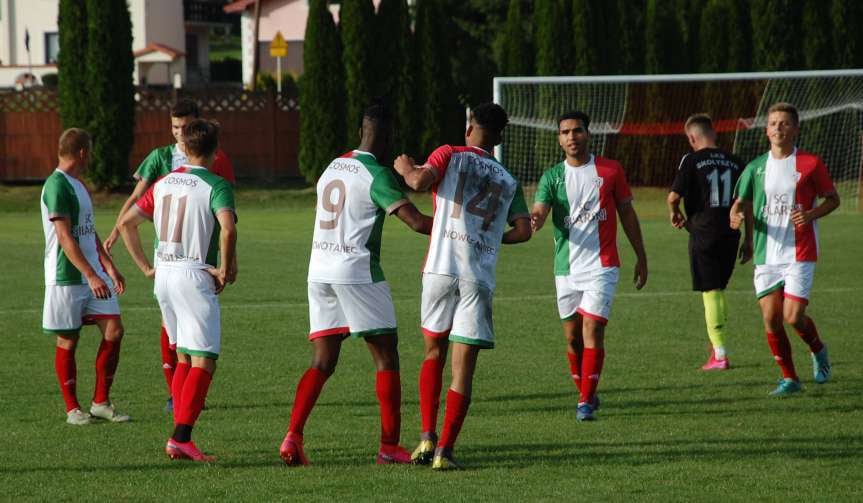 Piłka nożna. V liga krośnieńska. Mecz LKS Skołyszyn - Cosmos Nowotaniec 0-7