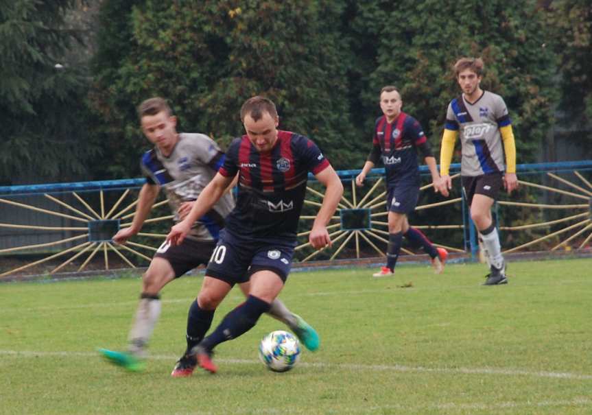 Piłka nożna. V liga krośnieńska. Mecz Nafta Jedlicze - Ostoja Kołaczyce 1-3
