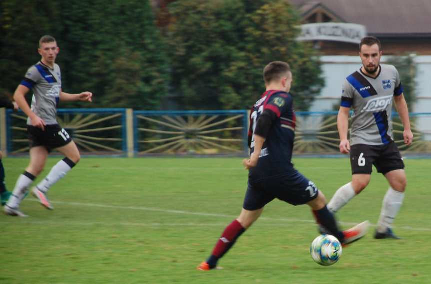 Piłka nożna. V liga krośnieńska. Mecz Nafta Jedlicze - Ostoja Kołaczyce 1-3