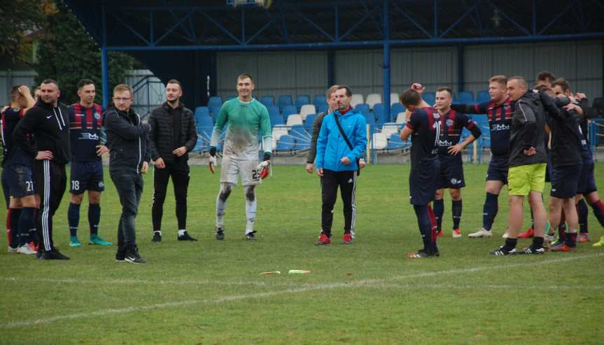 Piłka nożna. V liga krośnieńska. Mecz Nafta Jedlicze - Ostoja Kołaczyce 1-3