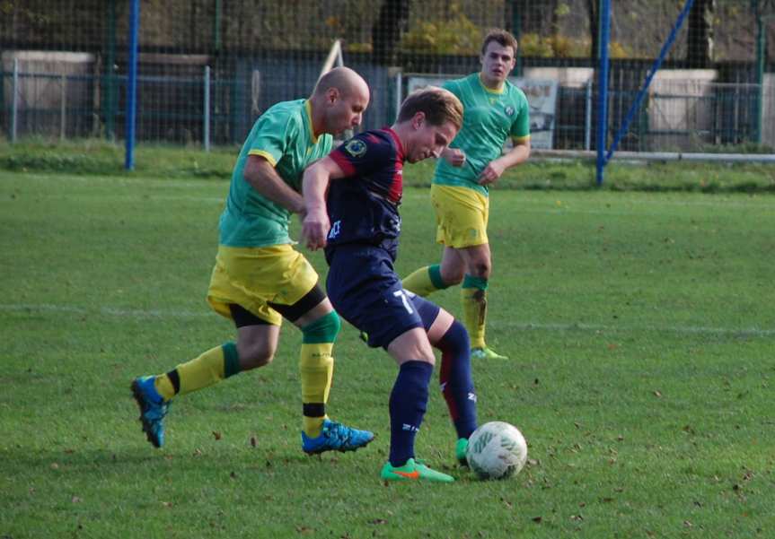 Piłka nożna. V liga krośnieńska. Mecz Ostoja Kołaczyce - LKS Czeluśnica 1-1