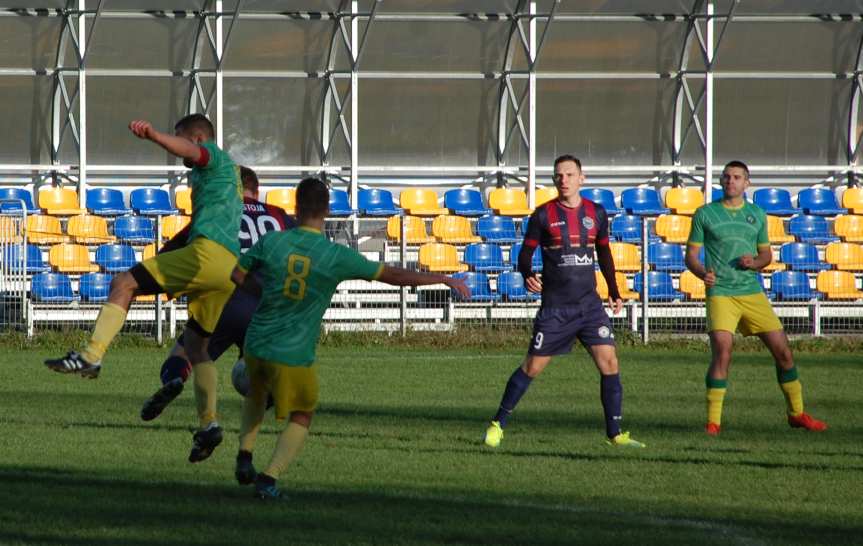 Piłka nożna. V liga krośnieńska. Mecz Ostoja Kołaczyce - LKS Czeluśnica 1-1
