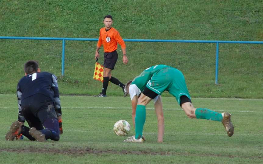 Piłka nożna. V liga krośnieńska. Mecz Tempo Nienaszów - Bieszczady Arłamów Ustrzyki Dolne 1-3