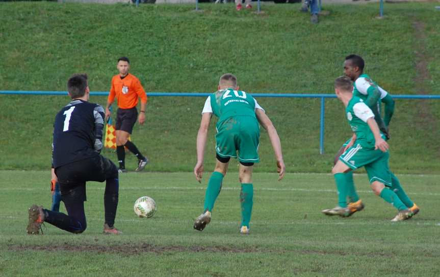 Piłka nożna. V liga krośnieńska. Mecz Tempo Nienaszów - Bieszczady Arłamów Ustrzyki Dolne 1-3