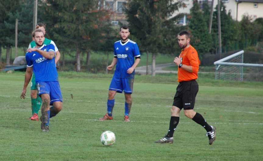 Piłka nożna. V liga krośnieńska. Mecz Tempo Nienaszów - Bieszczady Arłamów Ustrzyki Dolne 1-3