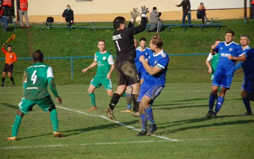 Piłka nożna. V liga krośnieńska. Mecz Tempo Nienaszów - Bieszczady Arłamów Ustrzyki Dolne 1-3