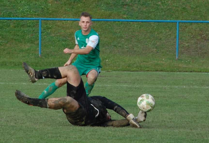 Piłka nożna. V liga krośnieńska. Mecz Tempo Nienaszów - Bieszczady Arłamów Ustrzyki Dolne 1-3
