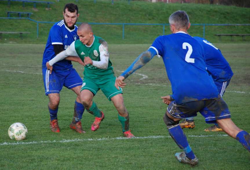 Piłka nożna. V liga krośnieńska. Mecz Tempo Nienaszów - Bieszczady Arłamów Ustrzyki Dolne 1-3